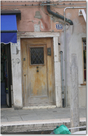 06_Cattelan's_Door.jpg (166.5 KB)