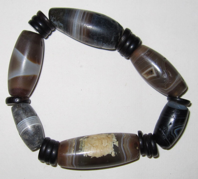 1_Antique_Agate_Beads_from_Westnern_China_Pipane.jpg (121.1 KB)