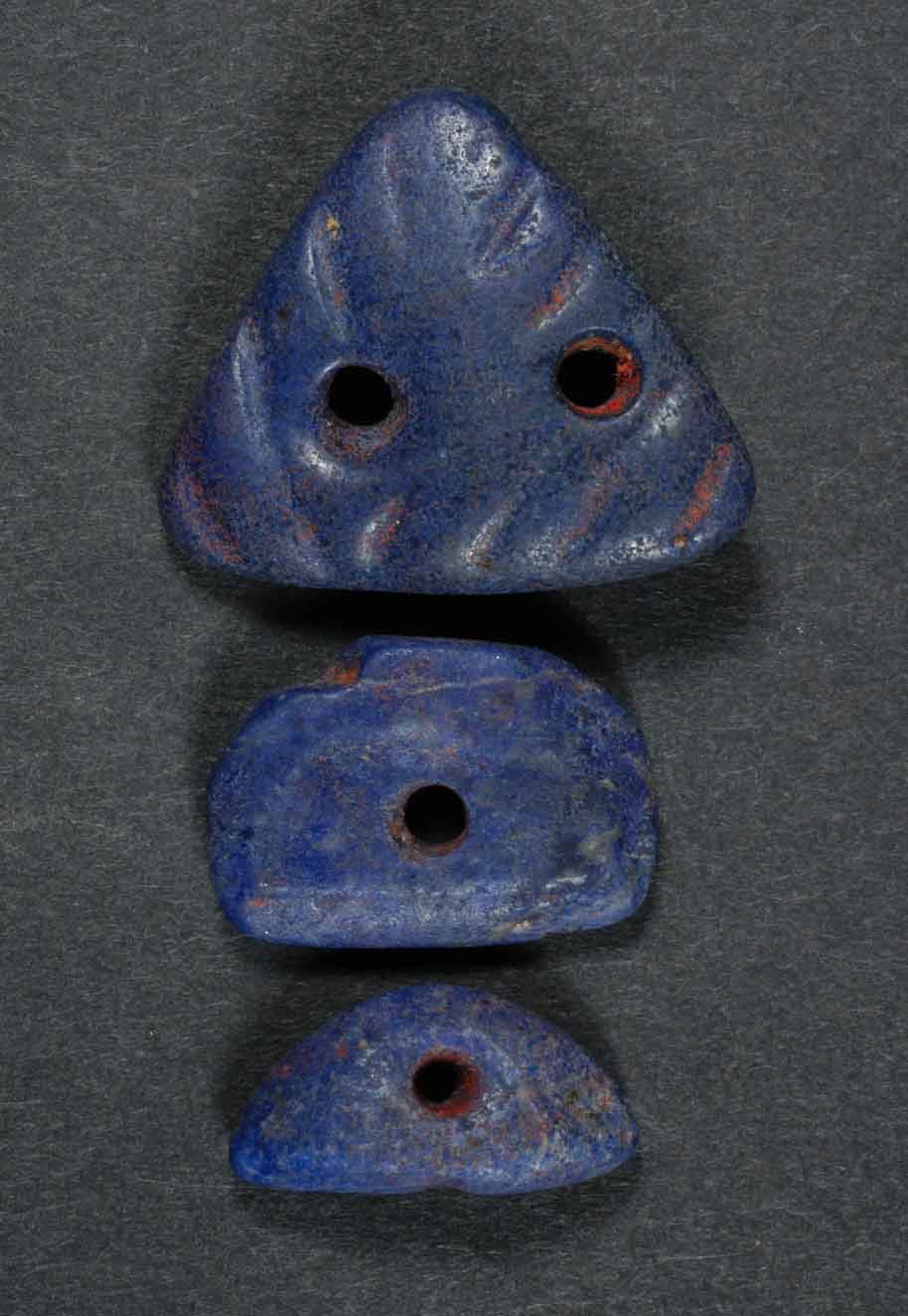 4_Early_Bronze_Age_3300-2000_BC_Sumerian_Lapis_Lazuli_bird_pendants,_representing_Anzu,_the_lion-heded_eagle,_also_known_as_Imdugud_from_the_Mesopotamian_mythology._Mid-3rd_millennium_BC.3.jpg (108.5 KB)