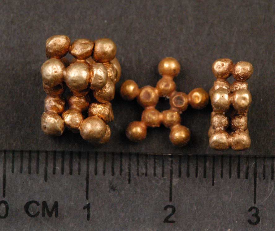 4_Early_bronze_age_3300-2000_BC._Granulated_gold_beads.2.jpg (106.2 KB)