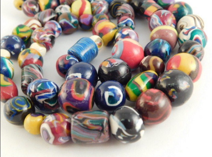 Plastic-maybe-Beads.jpg (111.6 KB)