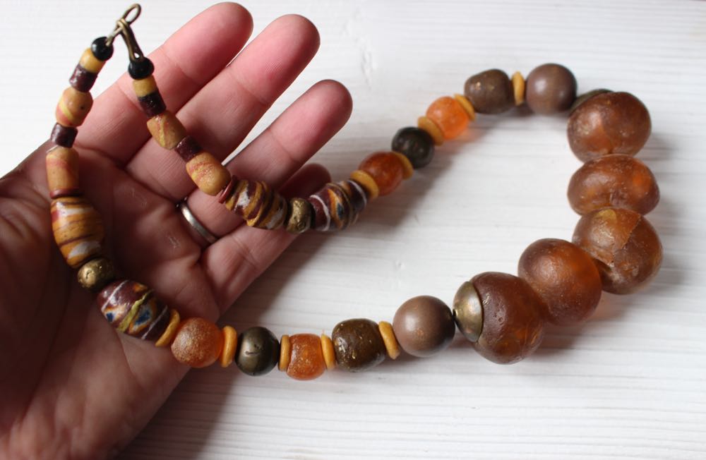 antiqueafricanbeads5.jpg (62.8 KB)